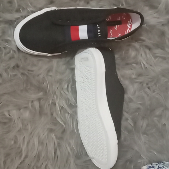 Tommy Hilfiger shoes - Picture 2 of 3